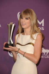 Taylor Swift テイラー・スウィフト