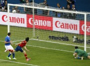 Испания - Италия - Финальный матс на чемпионате Евро 2012, 1 июля 2012 (322xHQ) 5d431c201619758
